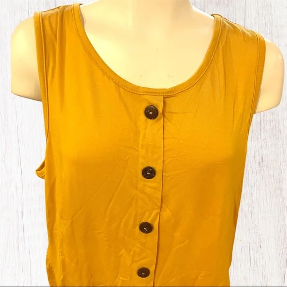 Faux Button Tank - Picture 2 of 4